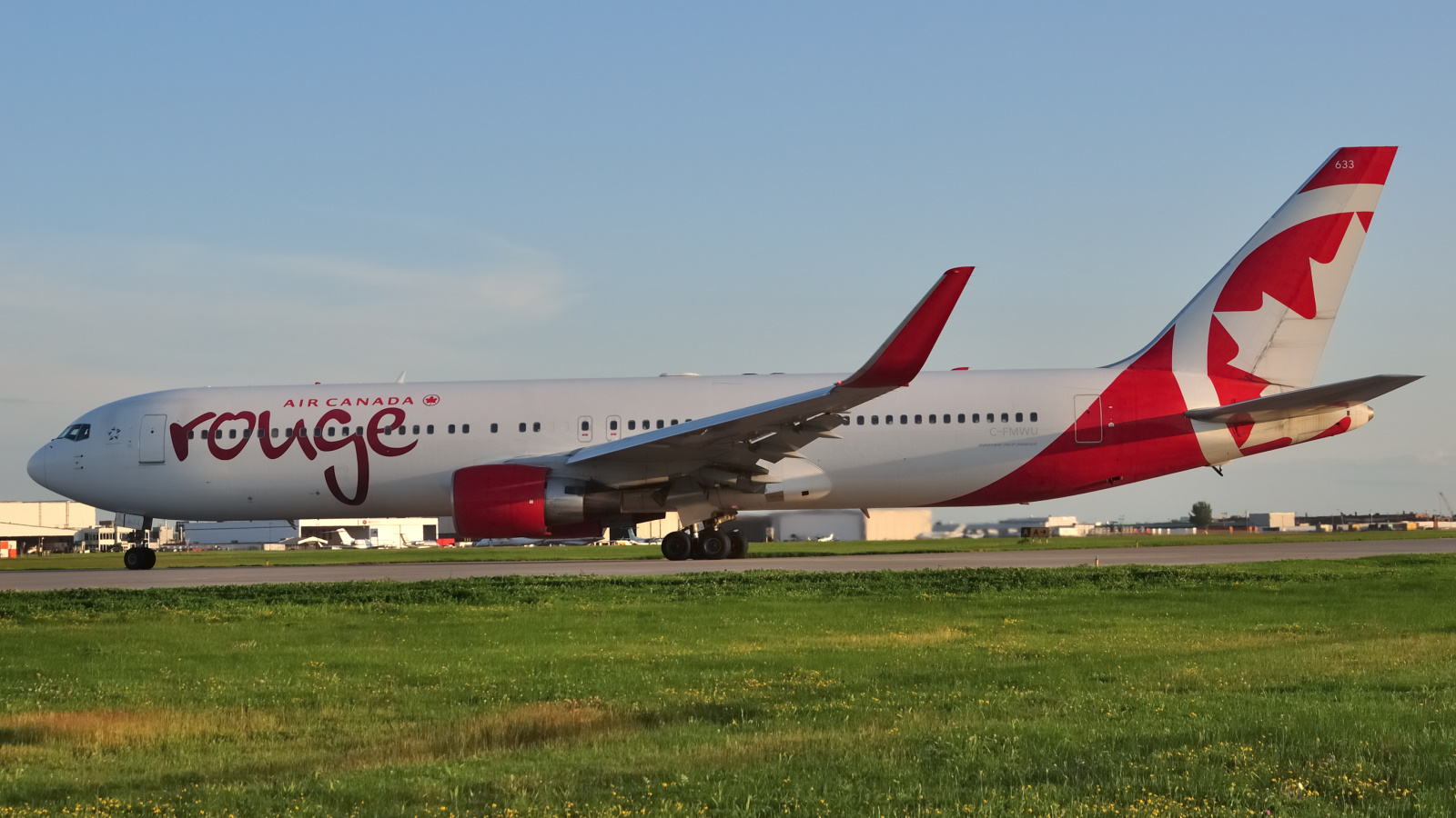 C-FMWU · Boeing 767-333/ER · (YUL / CYUL)