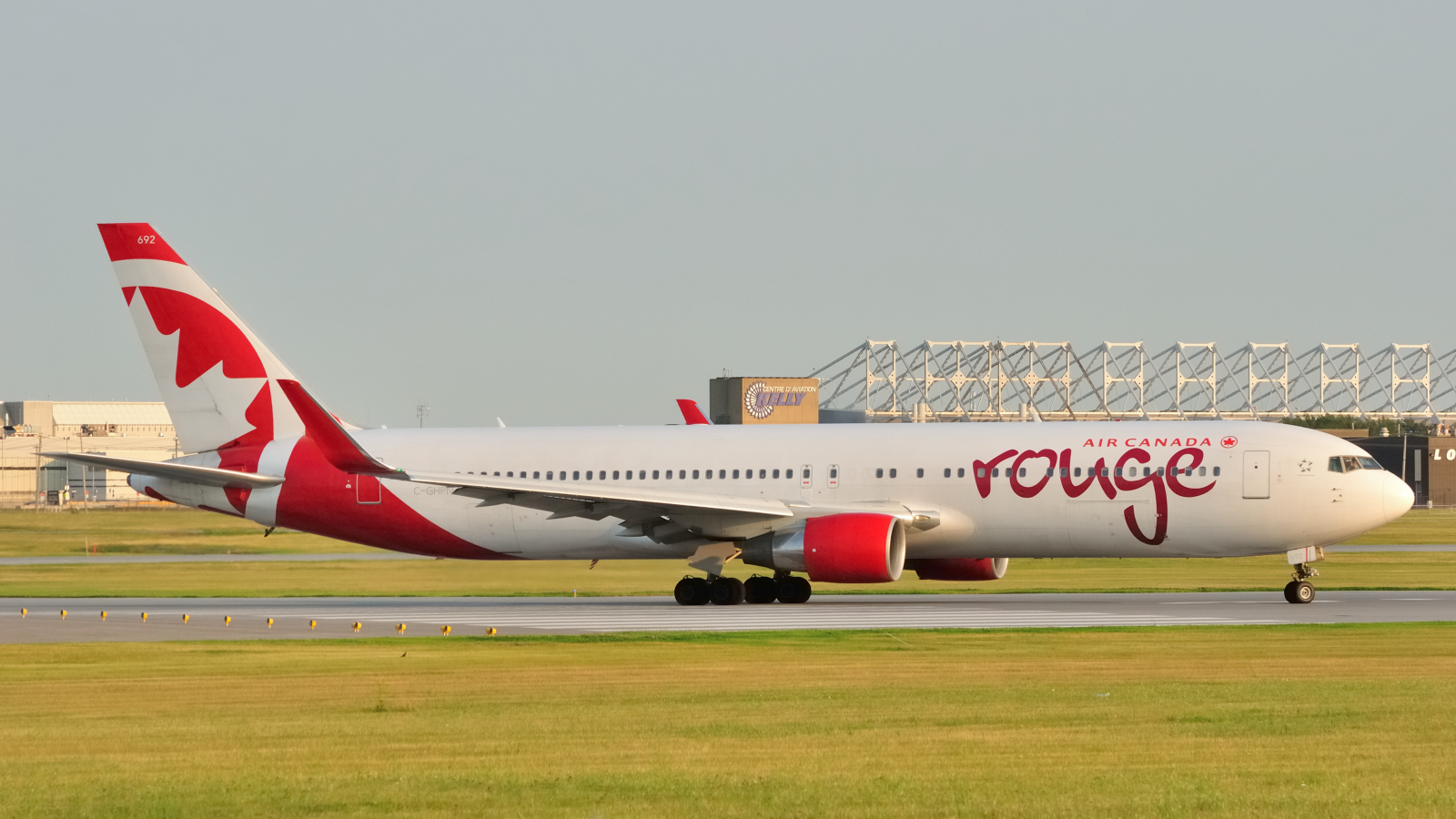 C-GHPN · Boeing 767-33A/ER · (YUL / CYUL)