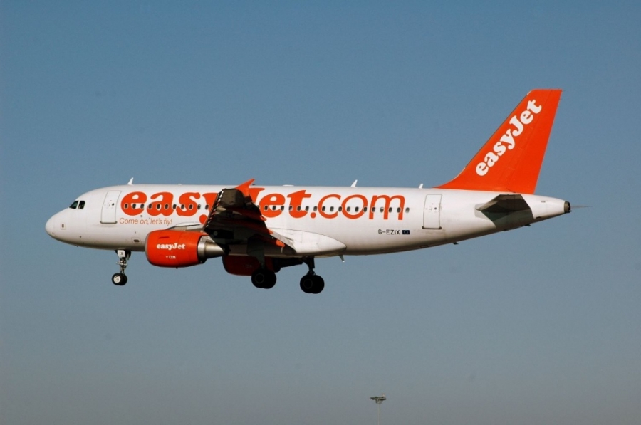 G-EZIX · Airbus A319-111 · (LIS / LPPT)