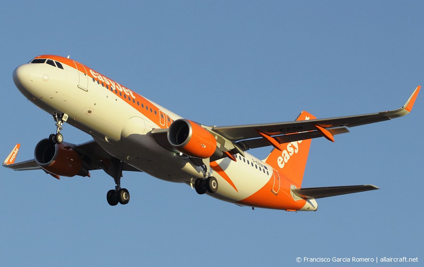 G-EZOR (6675) 2015 Airbus A320-214(WL)
