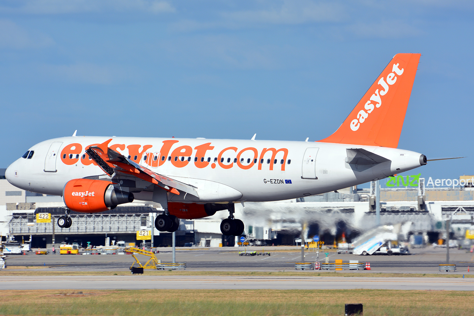 G-EZDN · Airbus A319-111 · (LIS / LPPT)