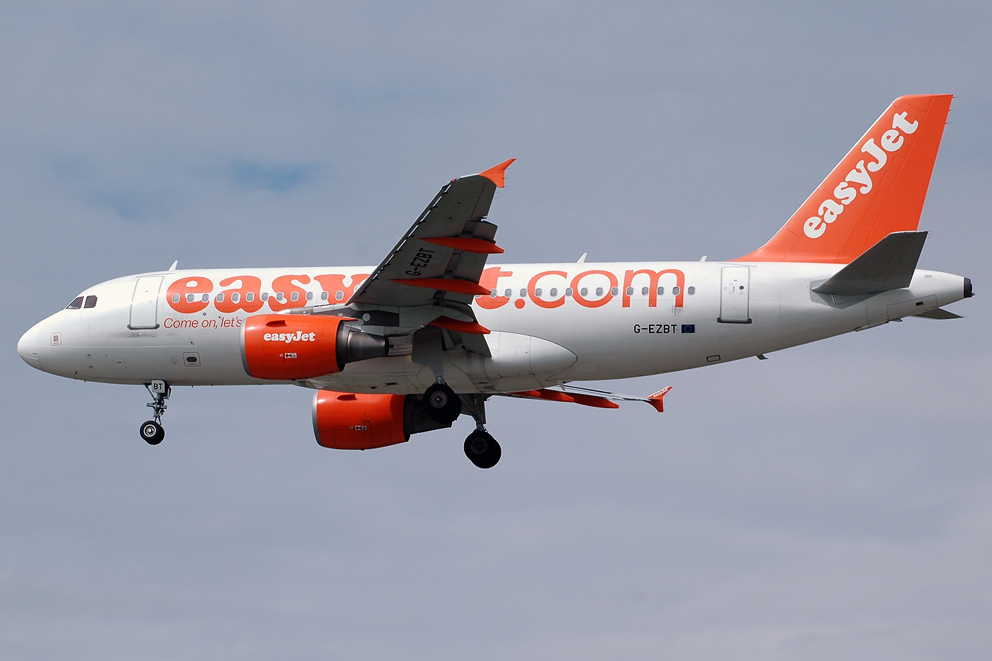 G-EZBT · Airbus A319-111 · (LIS / LPPT)