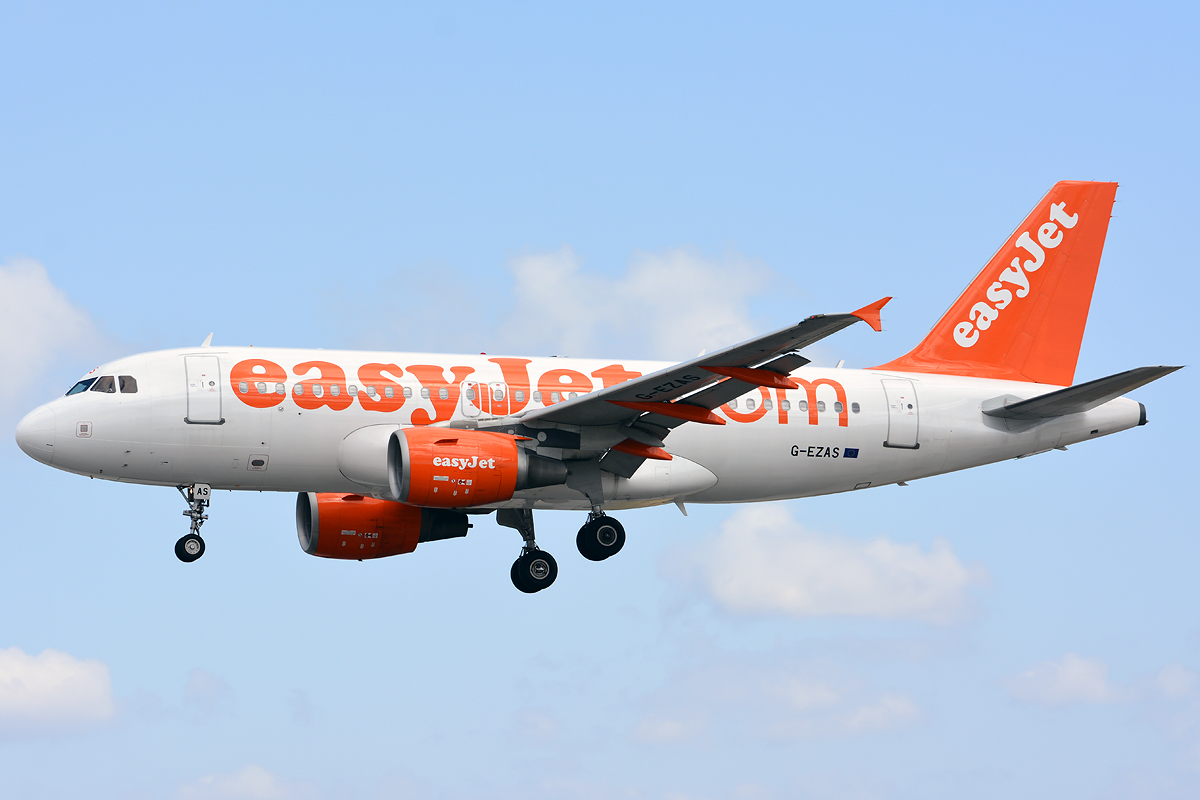 G-EZAS · Airbus A319-111 · (LIS / LPPT)
