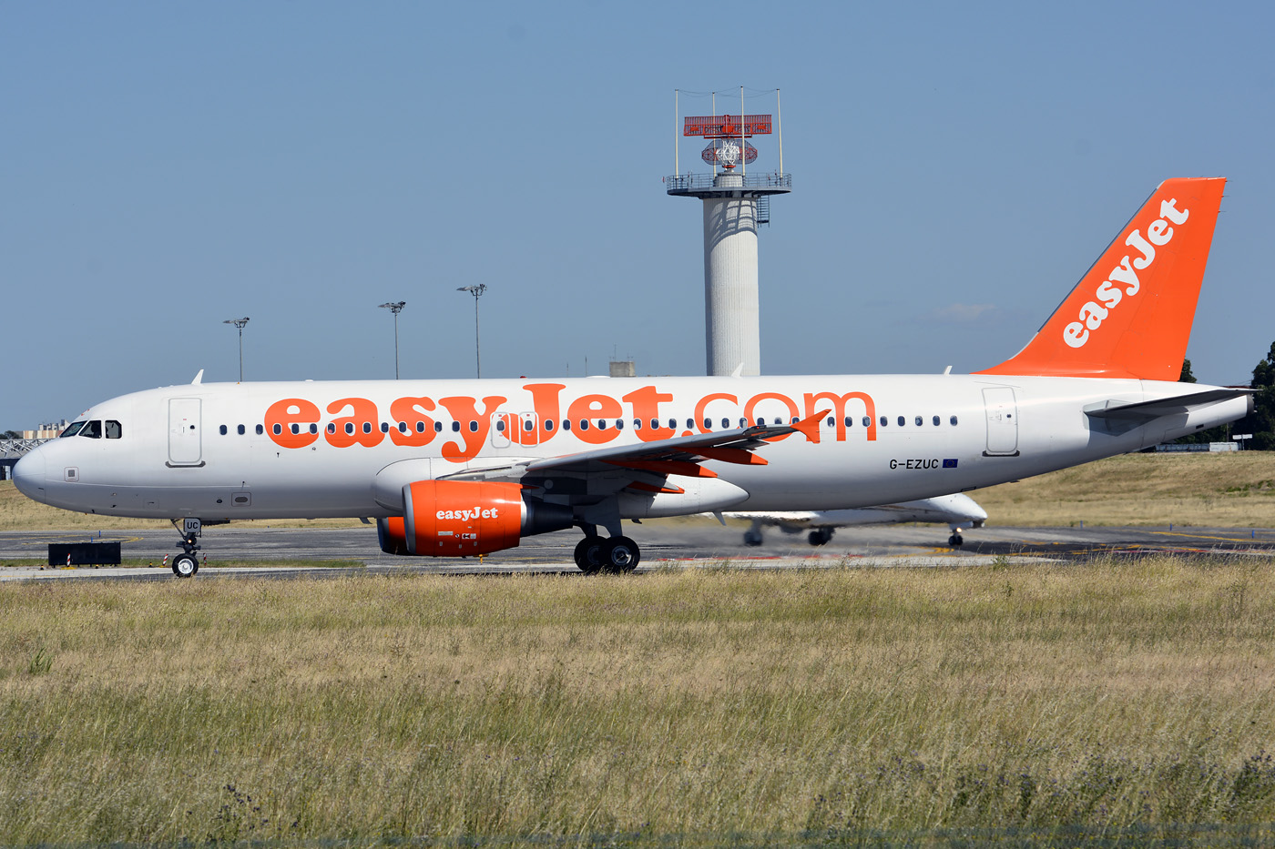G-EZUC (4591) 2011 Airbus A320-214