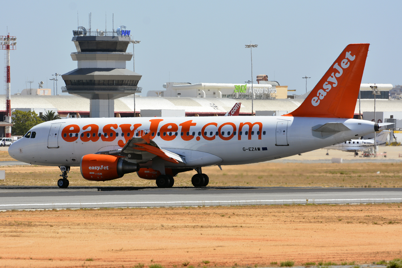 G-EZAW (2812) 2006 Airbus A319-111