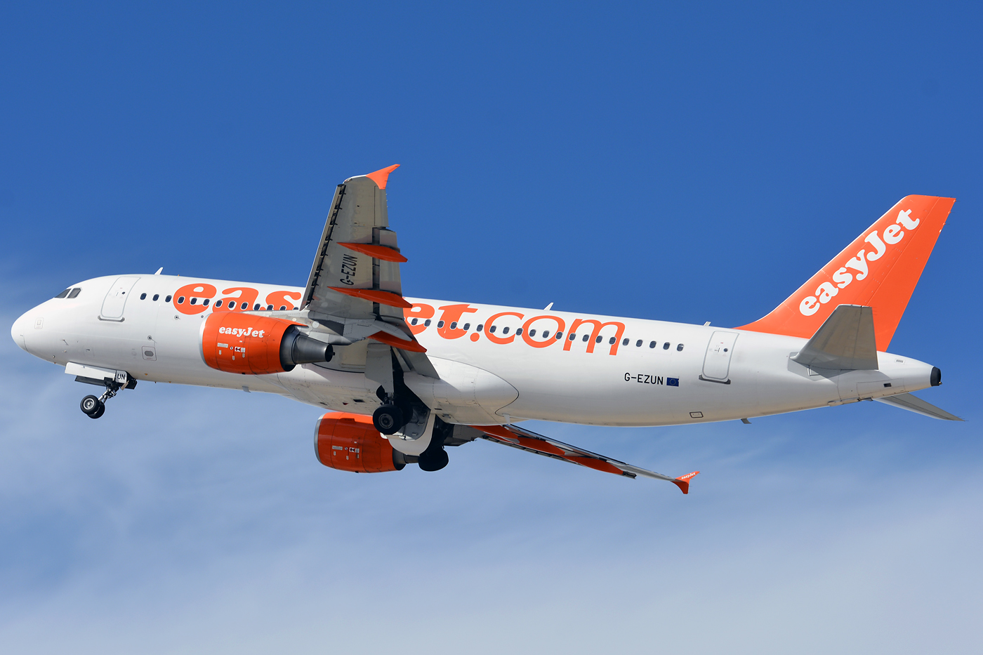 G-EZUN (5046) 2012 Airbus A320-214