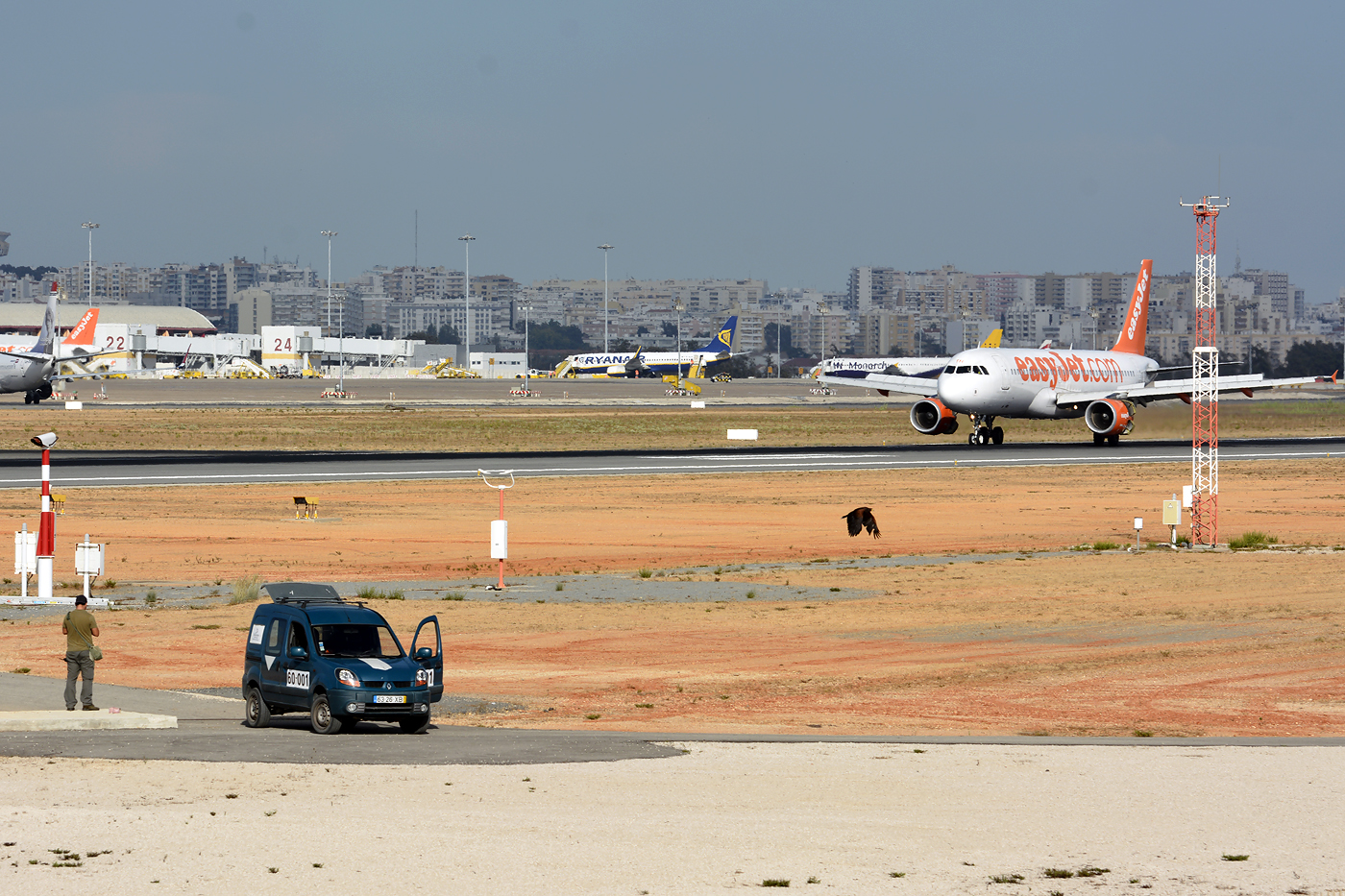G-EZTH (3953) 2009 Airbus A320-214