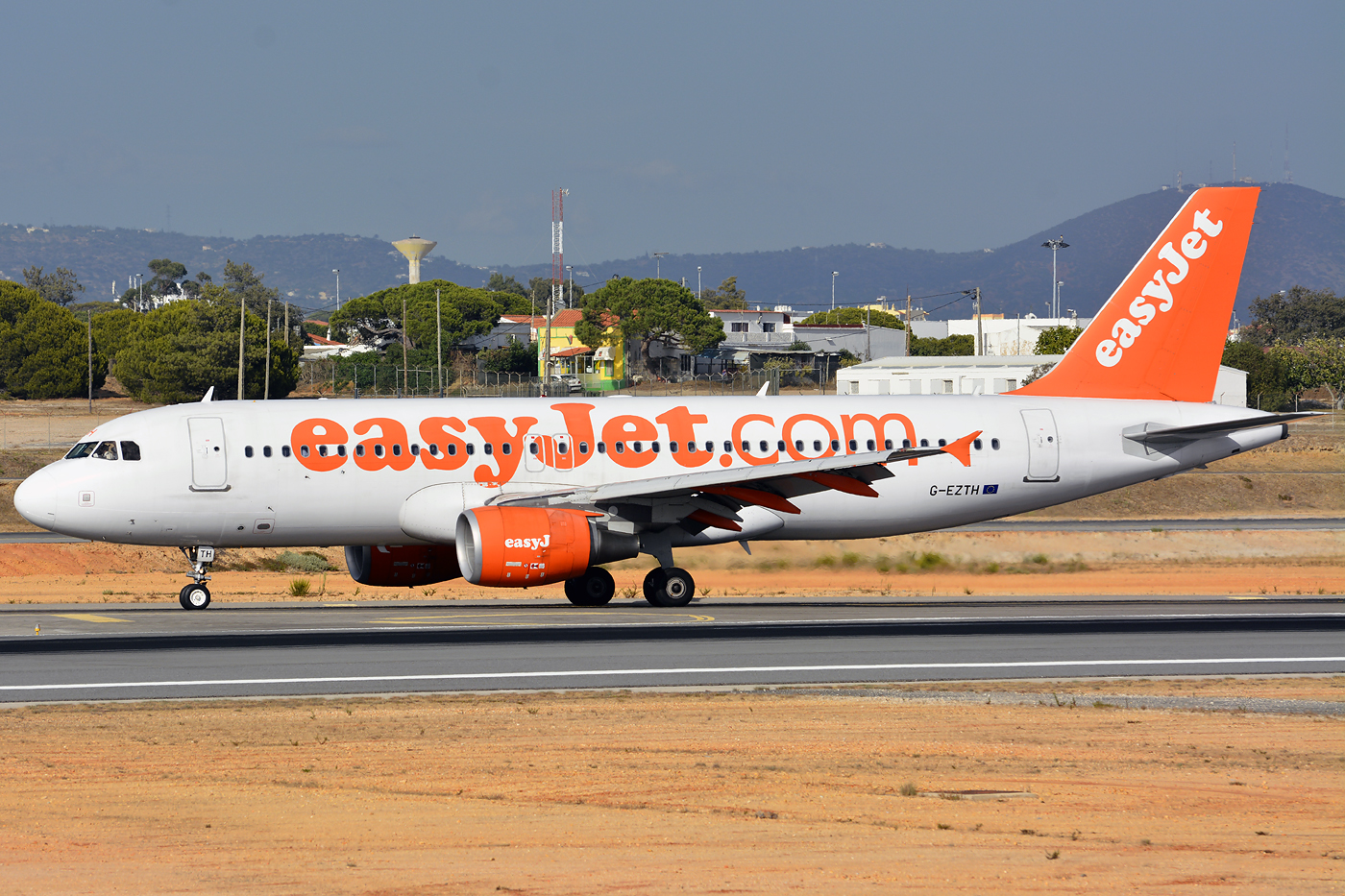 G-EZTH (3953) 2009 Airbus A320-214