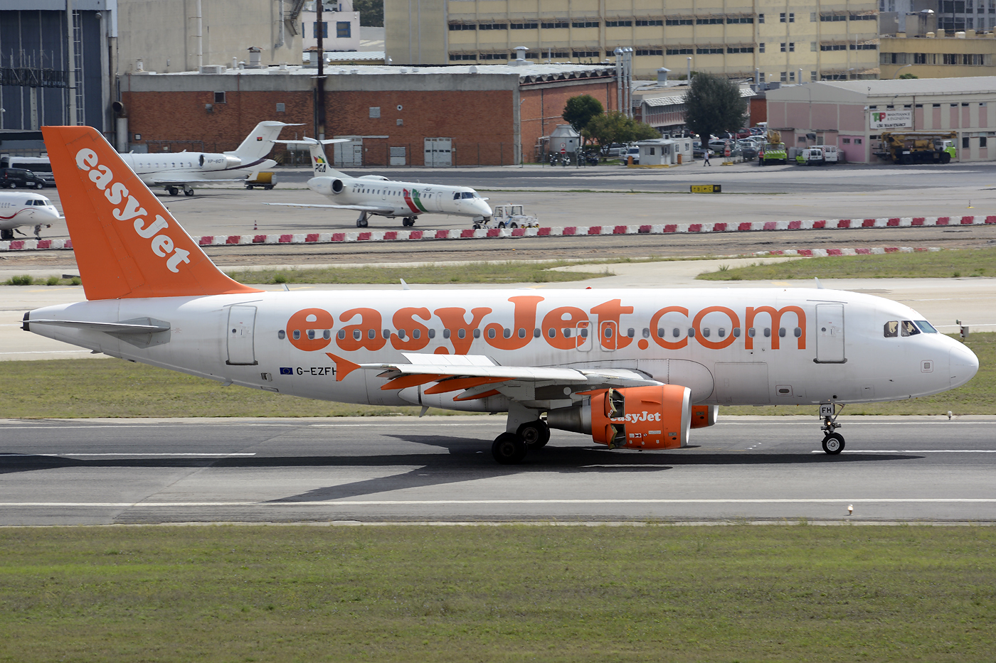 G-EZFH · Airbus A319-111 · (LIS / LPPT)