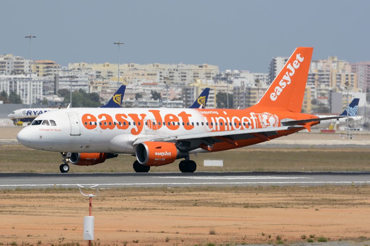 G-EZIO · Airbus A319-111 · (FAO / LPFR)