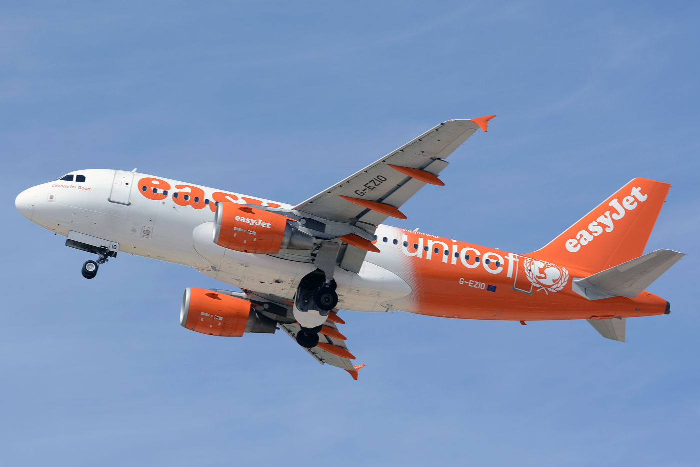 G-EZIO · Airbus A319-111 · (FAO / LPFR)