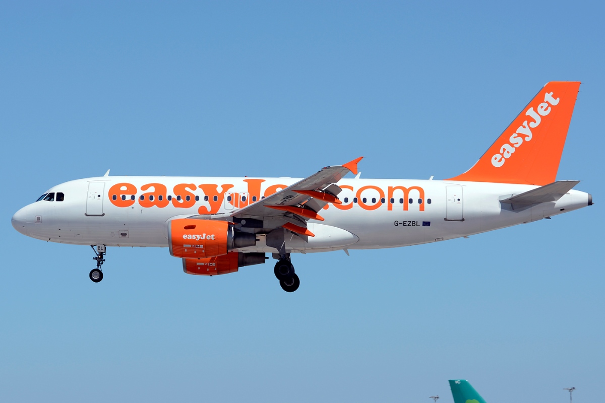 G-EZBL · Airbus A319-111 · (LIS / LPPT)