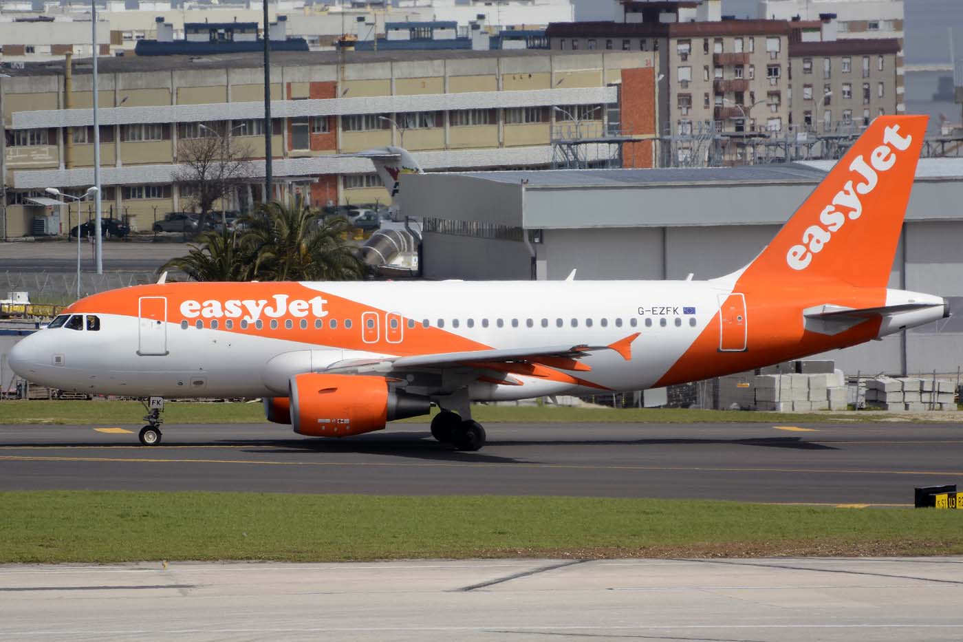 G-EZFK (4048) 2009 Airbus A319-111