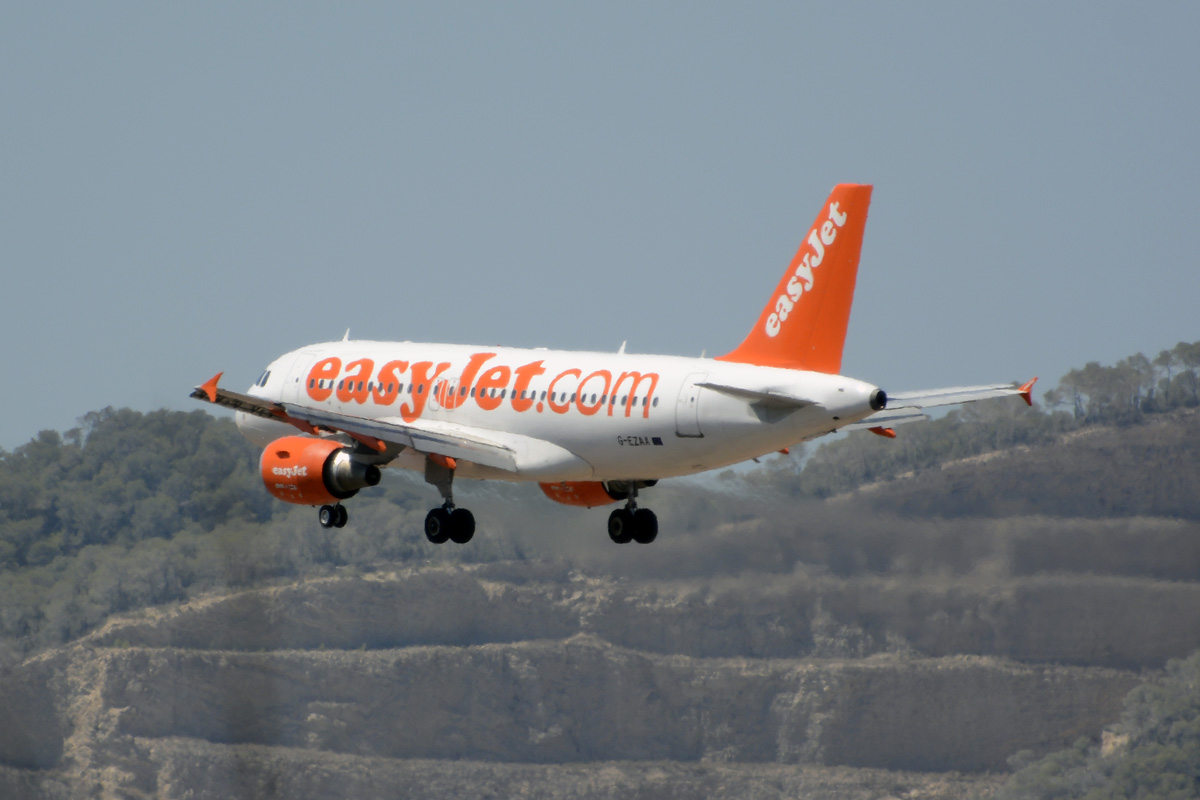 G-EZAA (2677) 2006 Airbus A319-111