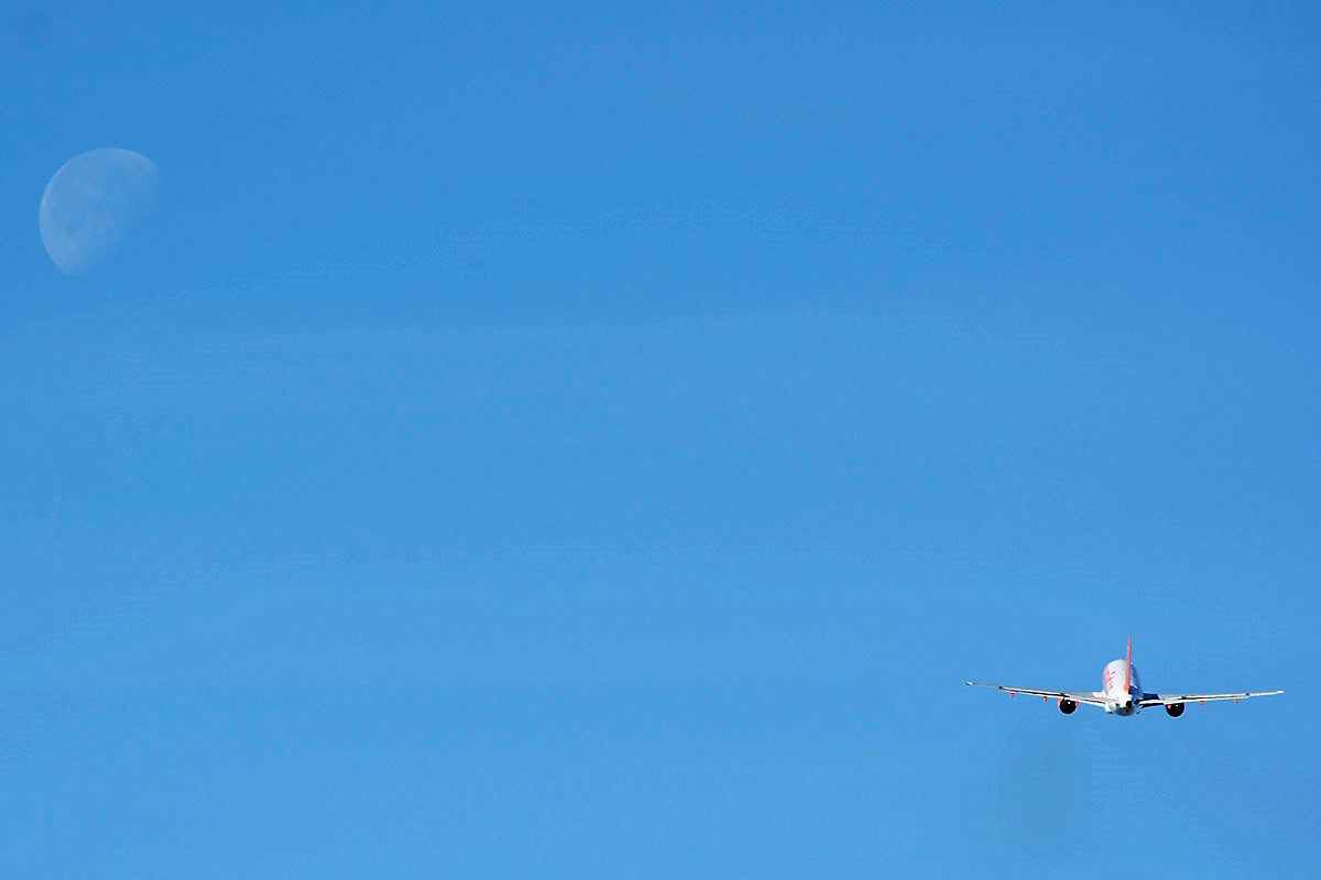 G-EZAJ · Airbus A319-111 · (FAO / LPFR)