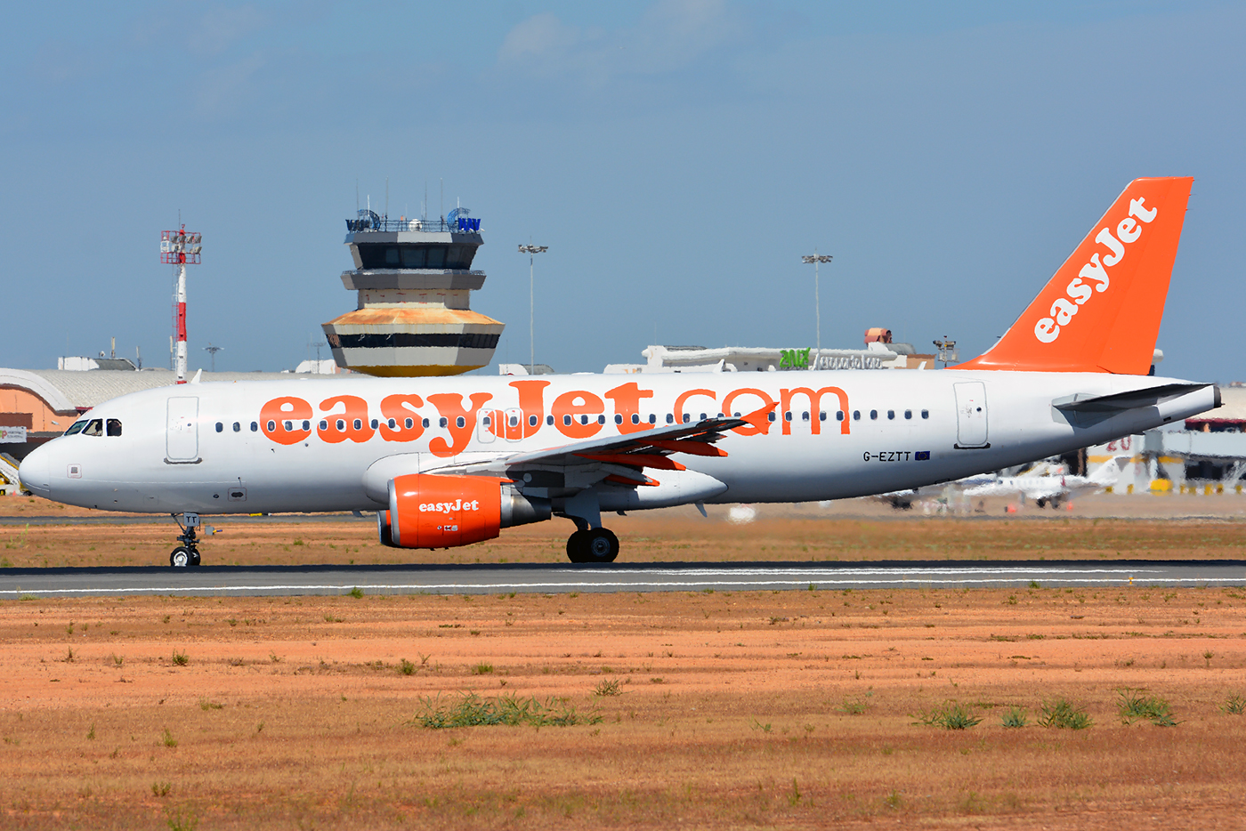 G-EZTT (4219) 2010 Airbus A320-214