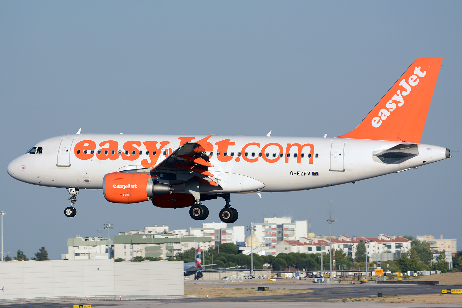G-EZFV (4327) 2010 Airbus A319-111