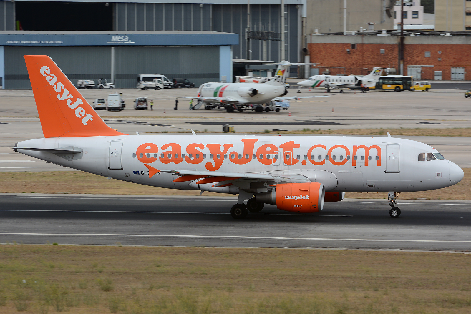 G-EZFN · Airbus A319-111 · (LIS / LPPT)