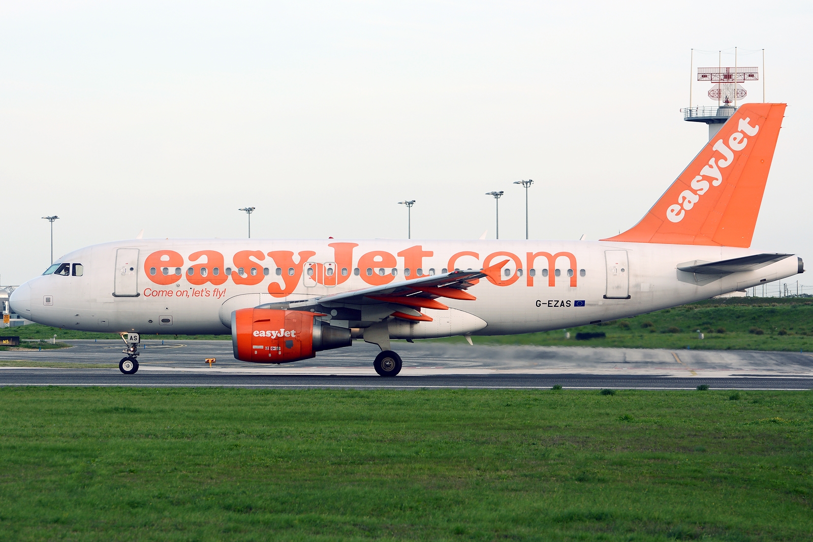 G-EZAS · Airbus A319-111 · (LIS / LPPT)