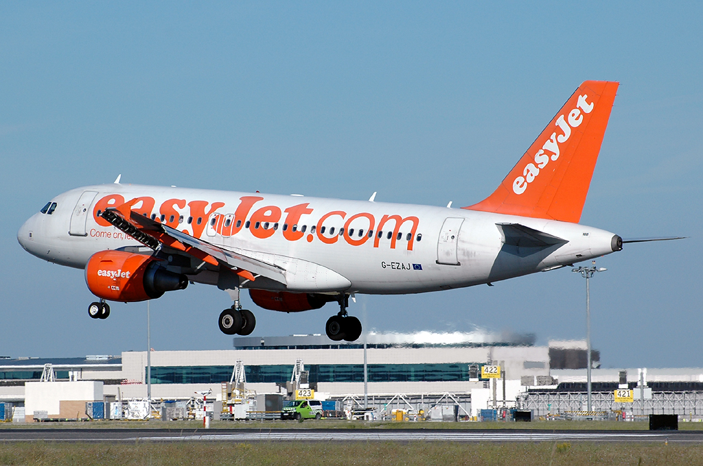G-EZAJ · Airbus A319-111 · (LIS / LPPT)