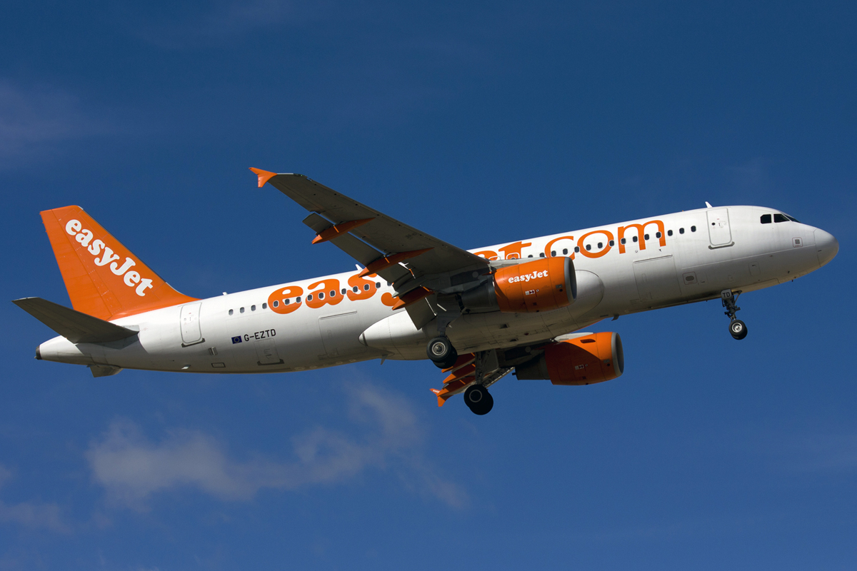 G-EZTD (3909) 2009 Airbus A320-214