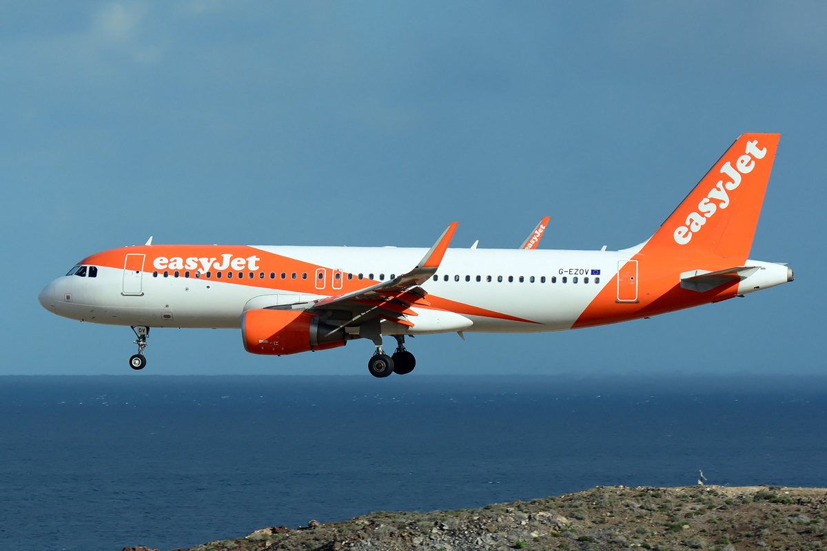 G-EZOV (6788) 2015 Airbus A320-214(WL)
