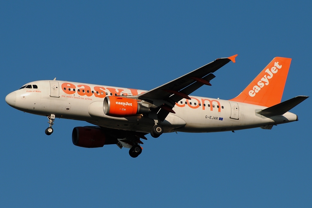 G-EJAR · Airbus A319-111 · (MXP / LIMC)