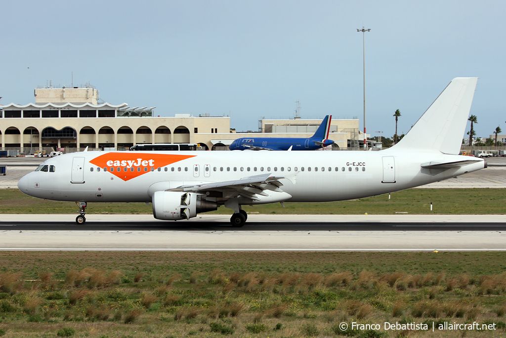 G-EJCC · Airbus A320-214 · (MLA / LMML)