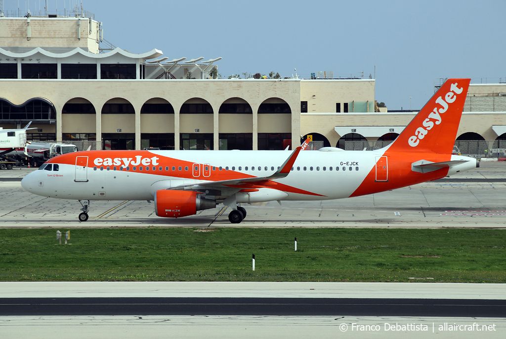 G-EJCK (5522) 2013 Airbus A320-214(WL)