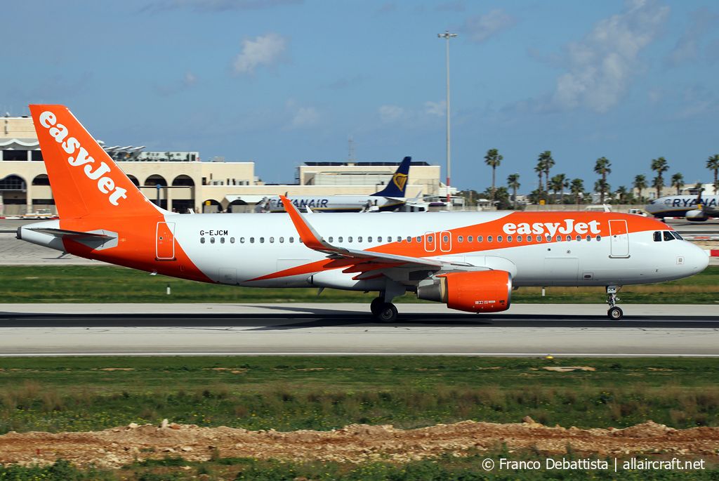 G-EJCM (5917) 2013 Airbus A320-214(WL)