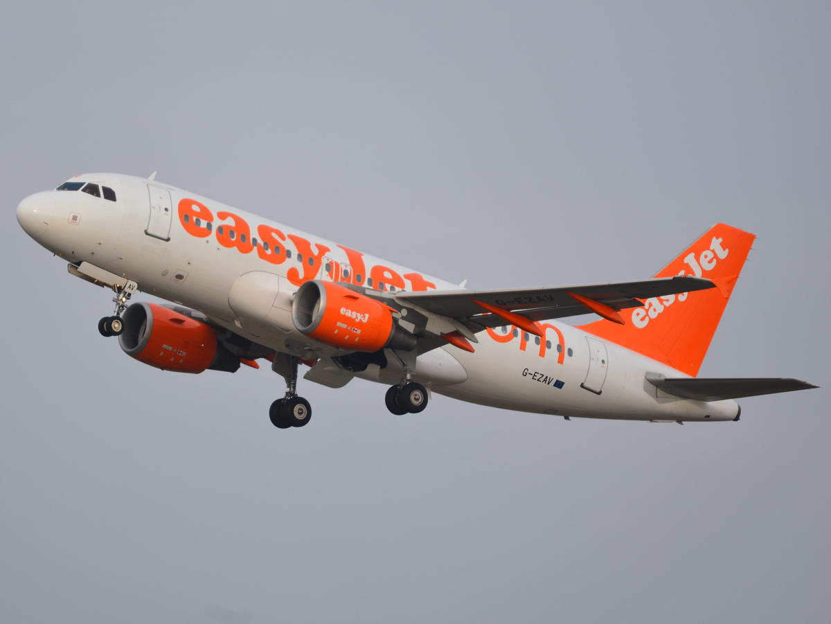 G-EZAV · Airbus A319-111 · (CPH / EKCH)