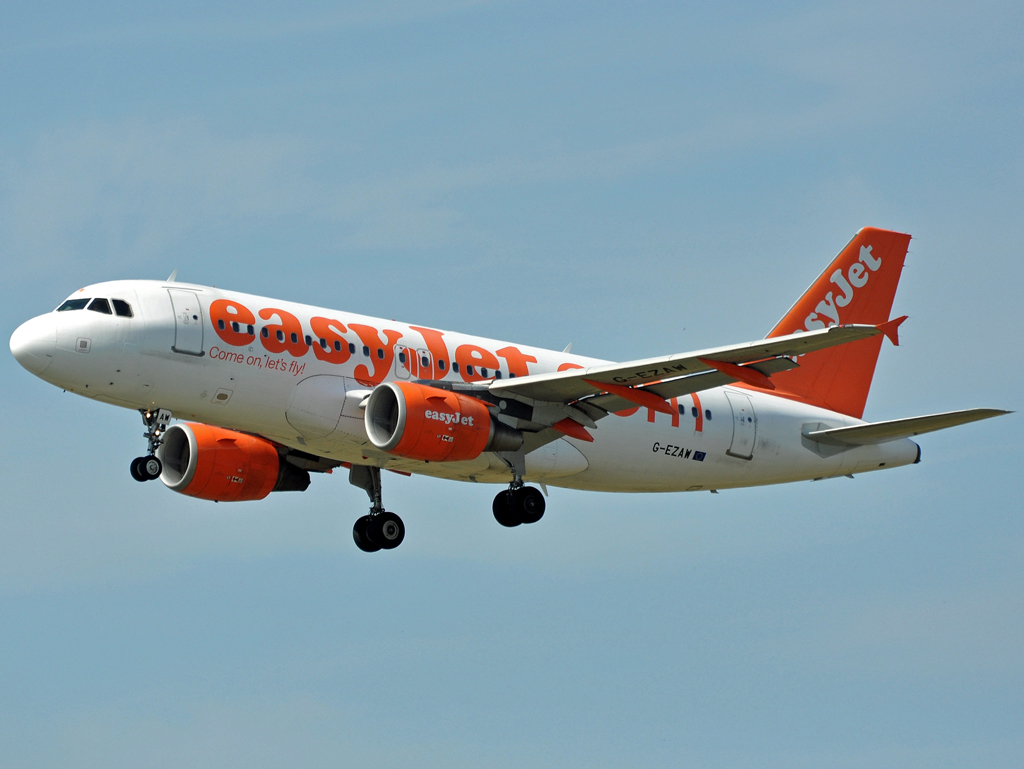 G-EZAW · Airbus A319-111 · (CPH / EKCH)