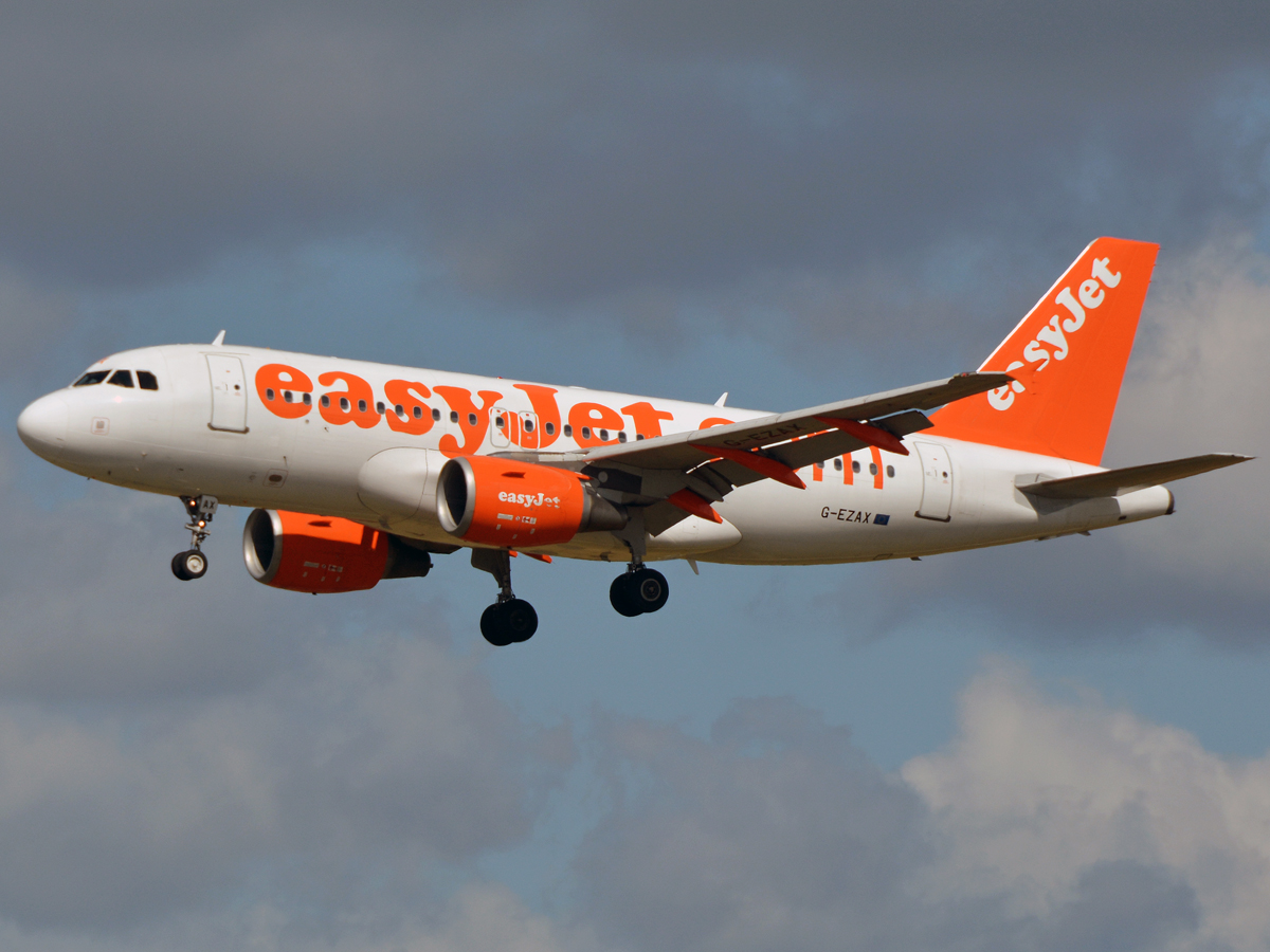 G-EZAX · Airbus A319-111 · (CPH / EKCH)