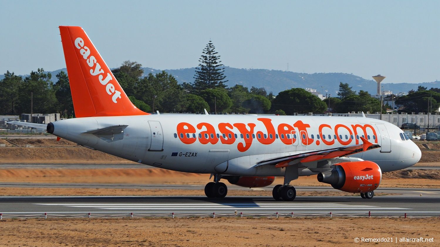 G-EZAX · Airbus A319-111 · (FAO / LPFR)