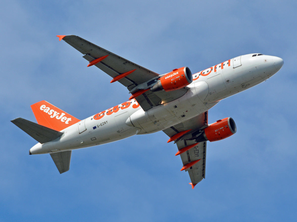 G-EZAY · Airbus A319-111 · (CPH / EKCH)