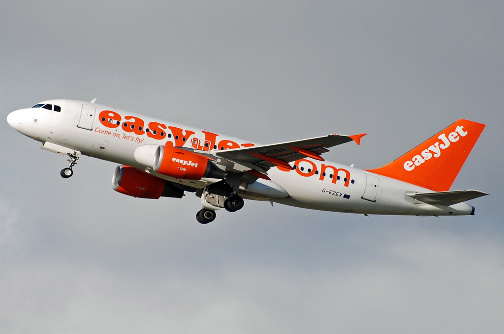 G-EZEV · Airbus A319-111 · (CPH / EKCH)