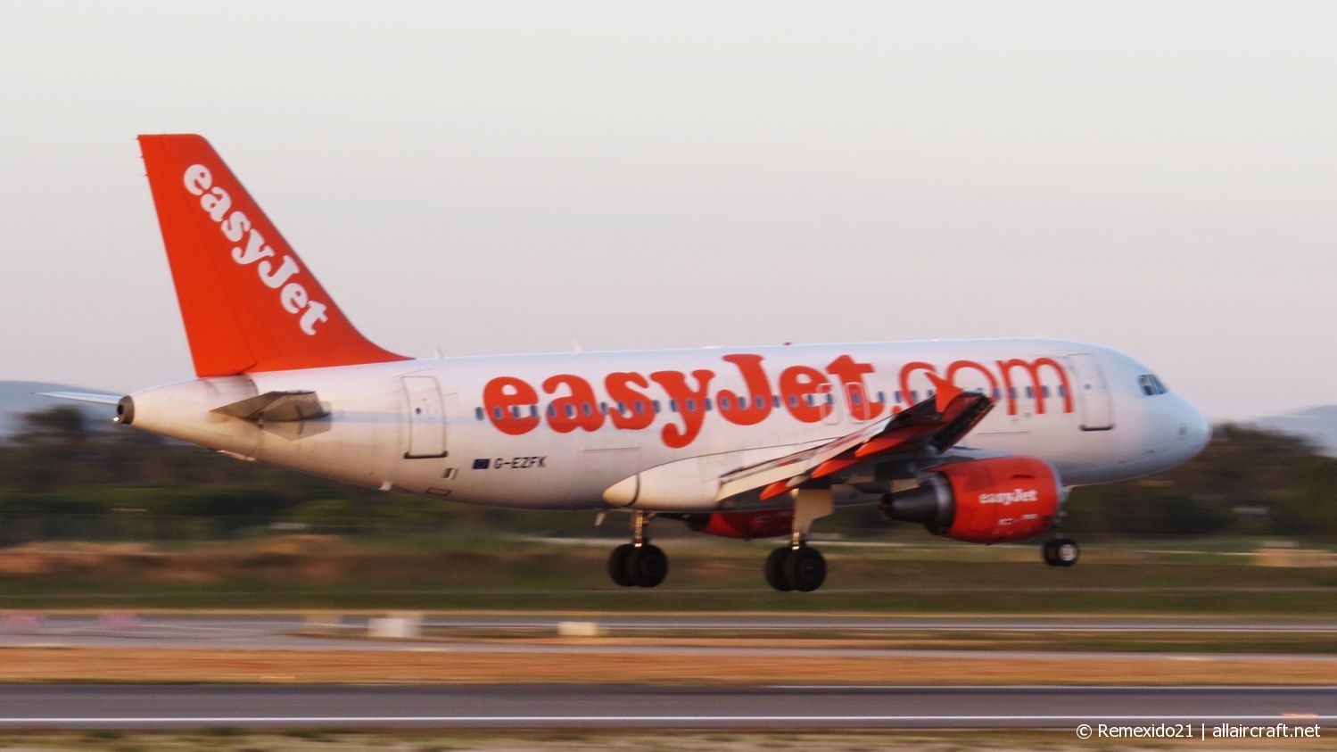 G-EZFK · Airbus A319-111 · (FAO / LPFR)