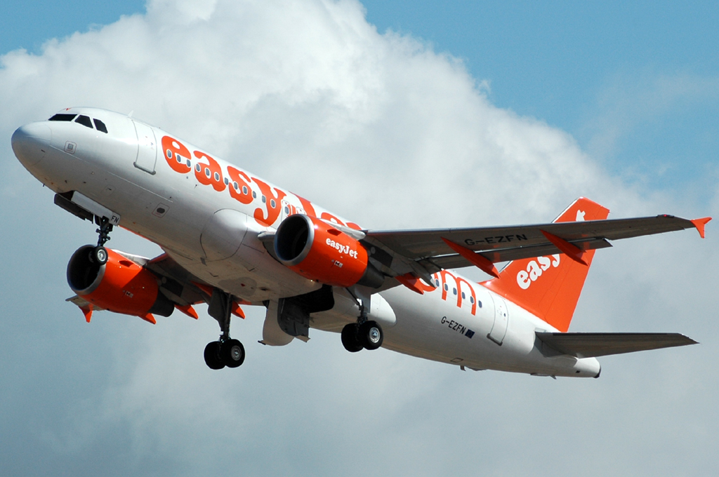 G-EZFN · Airbus A319-111 · (FAO / LPFR)