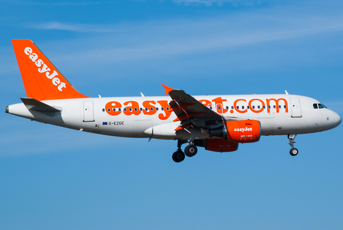 G-EZGE · Airbus A319-111 · (OPO / LPPR)