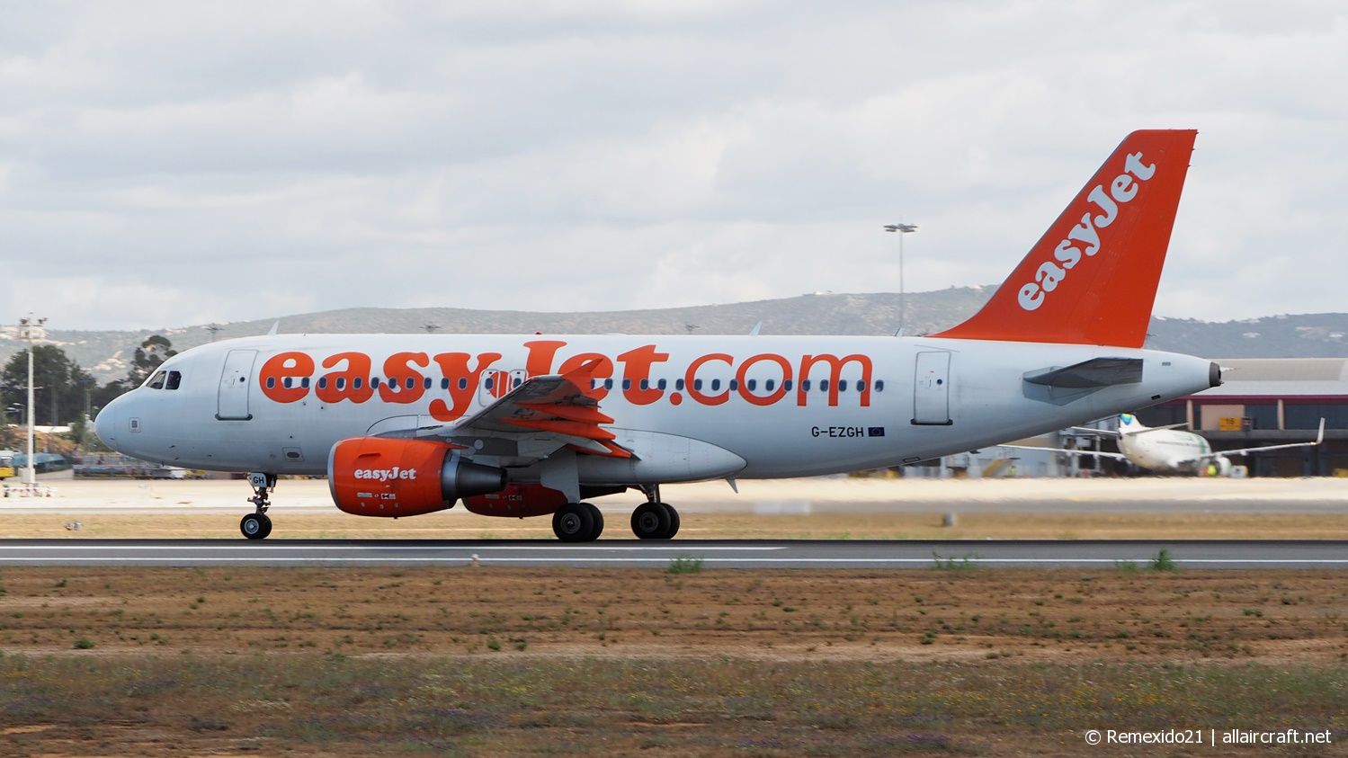 G-EZGH · Airbus A319-111 · (FAO /LPFR)