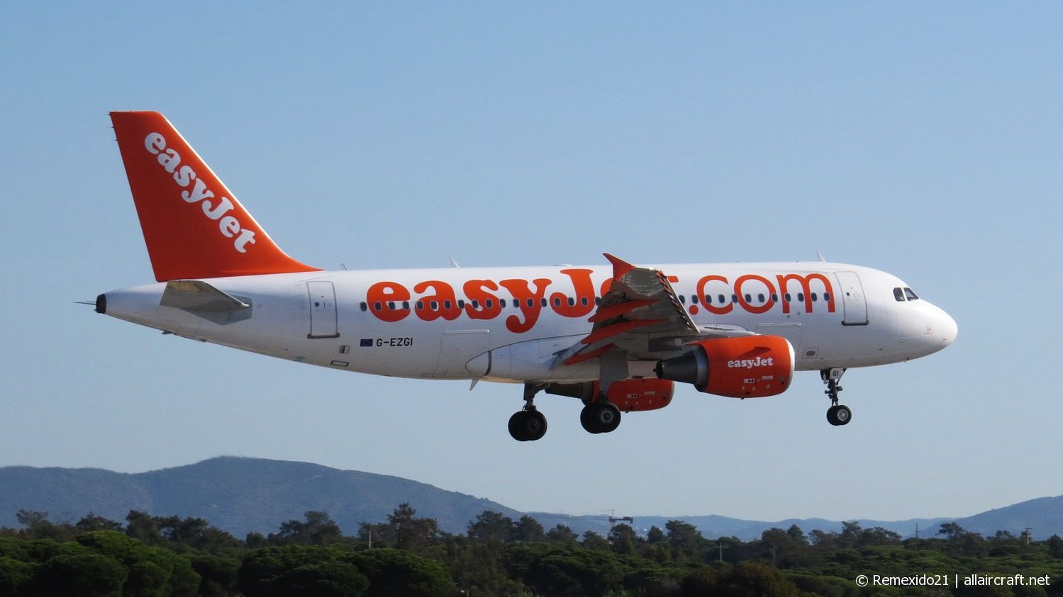 G-EZGI · Airbus A319-111 · (FAO / LPFR)
