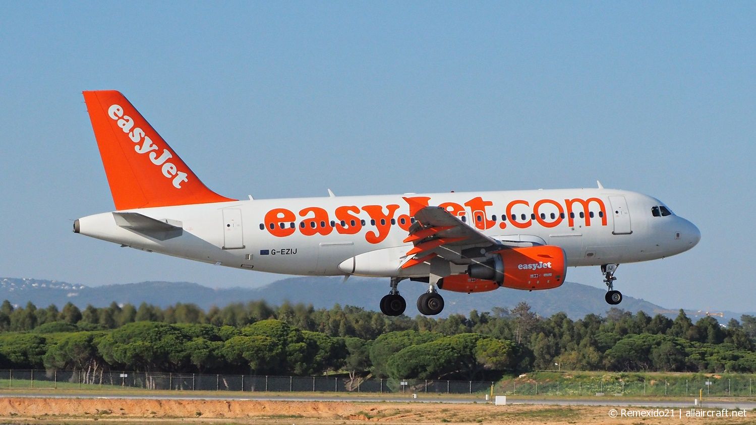 G-EZIJ (2477) 2005 Airbus A319-111