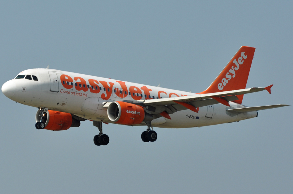 G-EZIU · Airbus A319-111 · (CPH / EKCH)