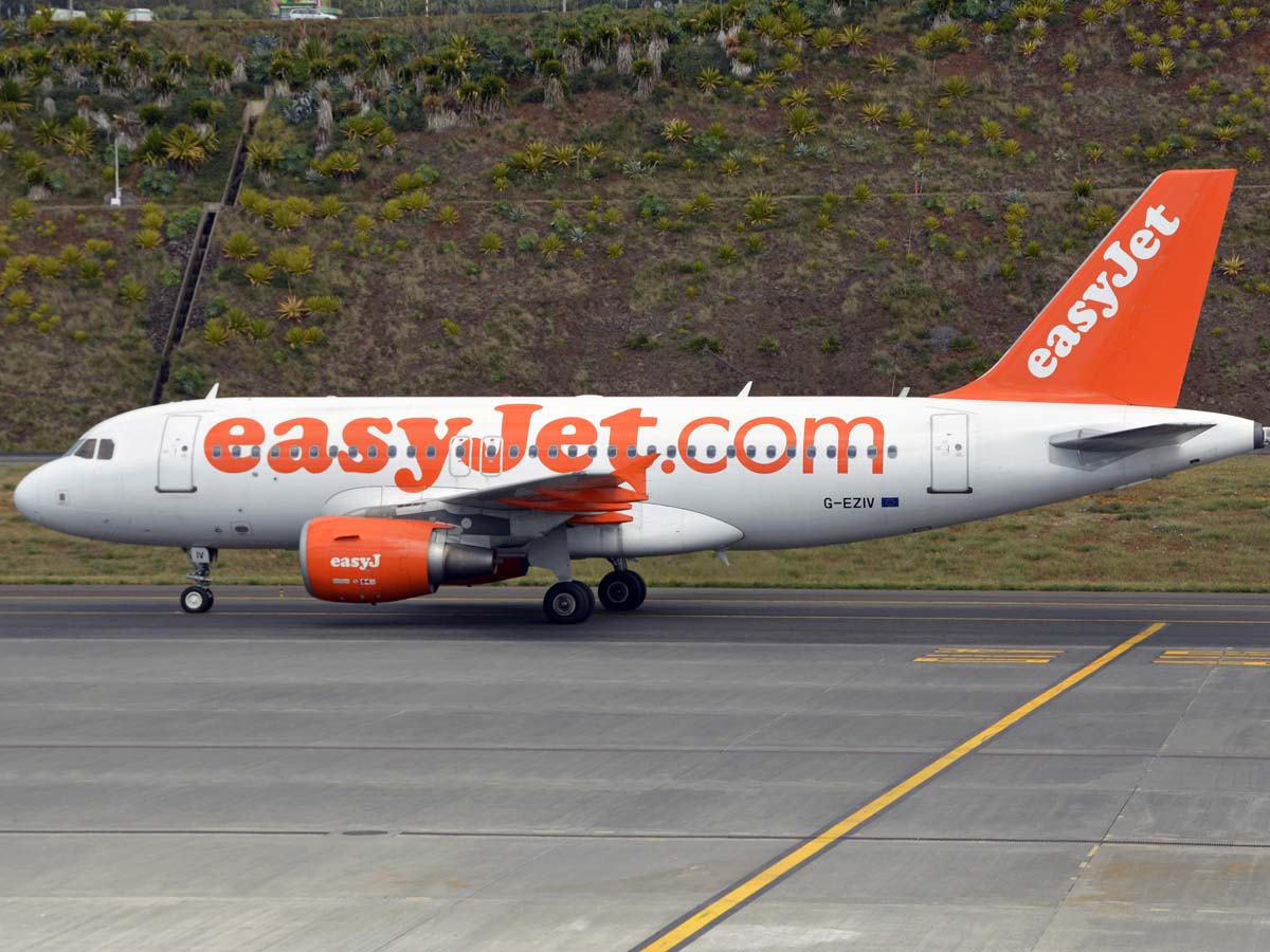 G-EZIV (2565) 2005 Airbus A319-111