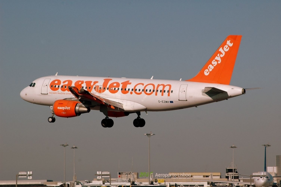 G-EZMH (2053) 2003 Airbus A319-111