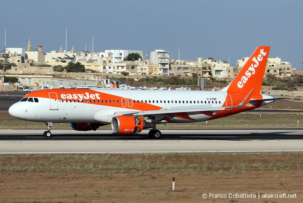 G-EZWP (5927) 2014 Airbus A320-214(WL)