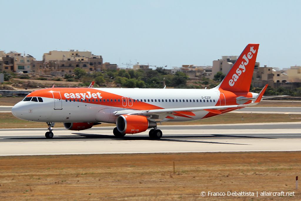 G-EZOF (6525) 2015 Airbus A320-214(WL)