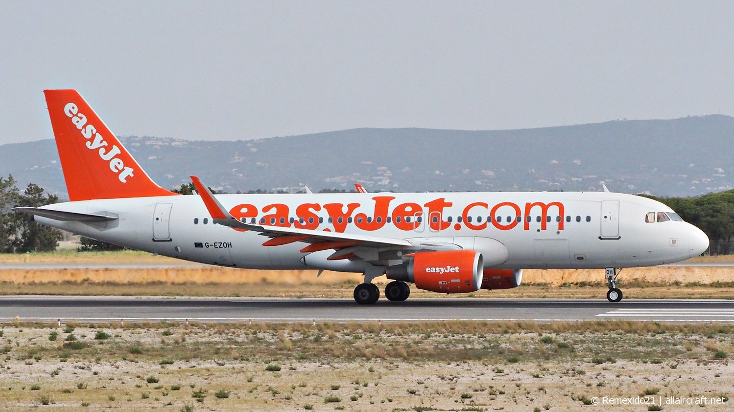 G-EZOH (6546) 2015 Airbus A320-214(WL)