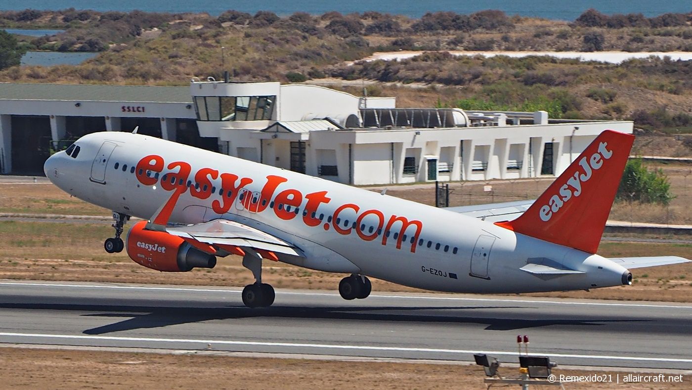 G-EZOJ · Airbus A320-214(WL) · (FAO / LPFR)