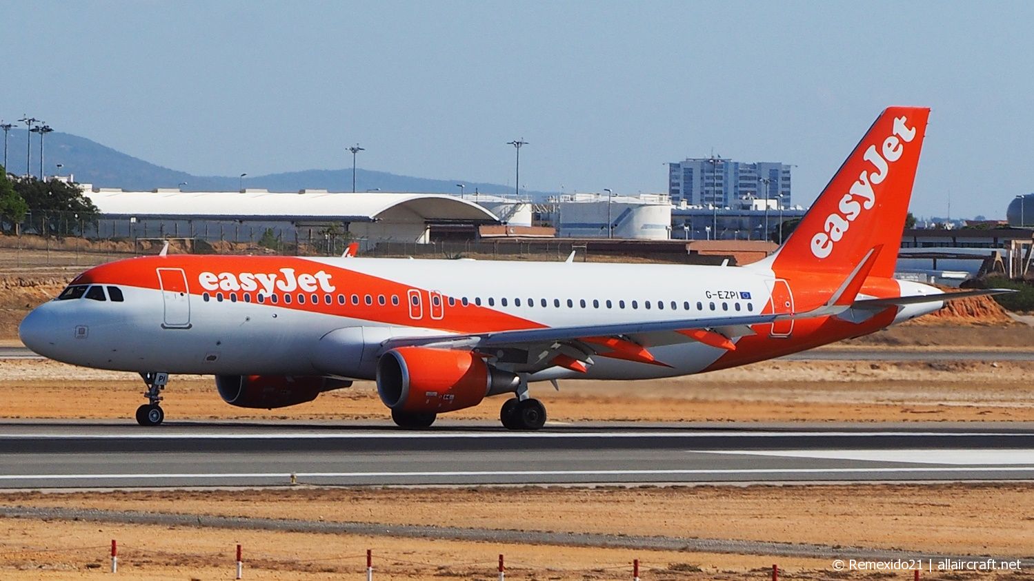 G-EZPI (7104) 2016 Airbus A320-214(WL)
